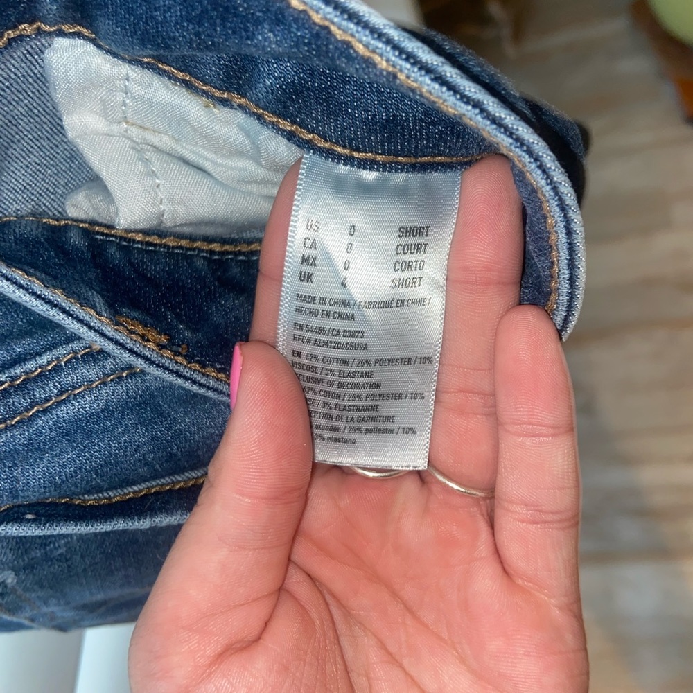 american eagle ripped jeans